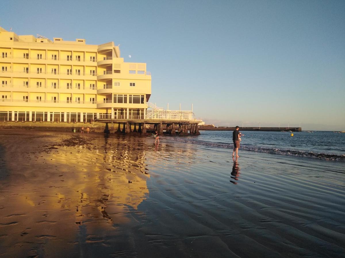 Alquilaencanarias Medano Lugar De Encuentro El Médano Exterior foto