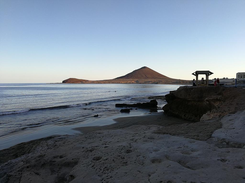 Alquilaencanarias Medano Lugar De Encuentro El Médano Exterior foto